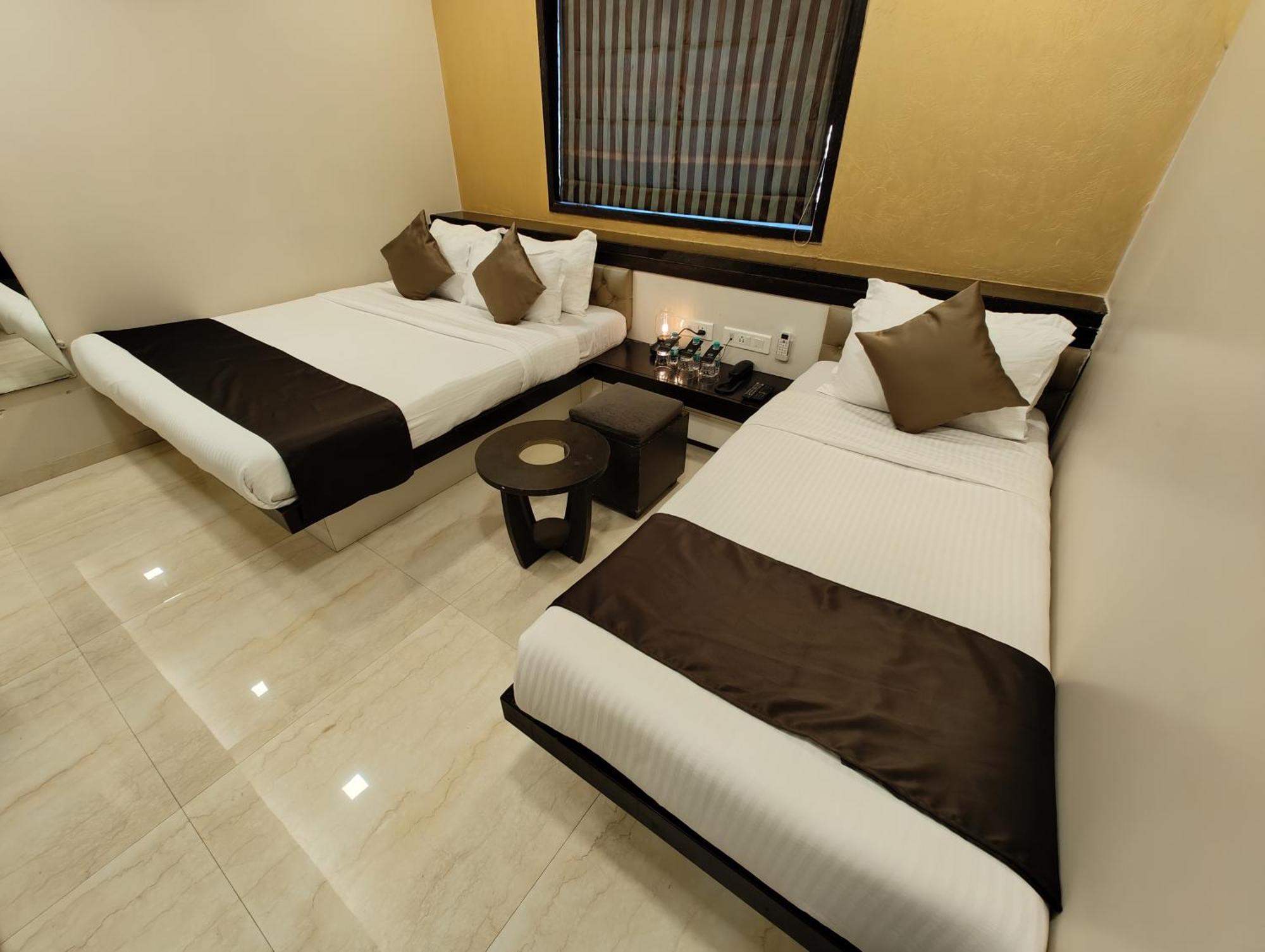 The Majlis Hotel - Colaba Mumbai Exterior foto