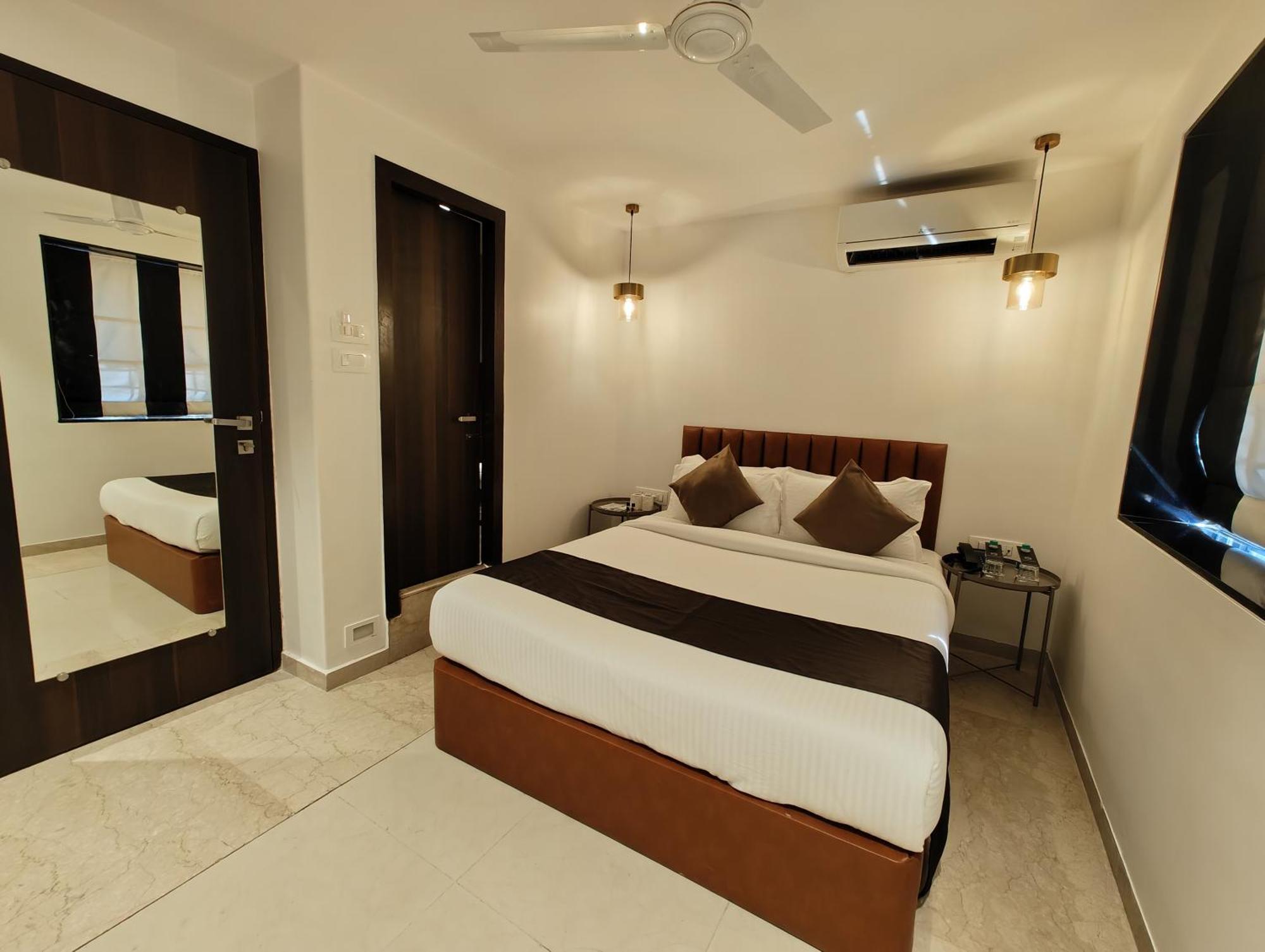The Majlis Hotel - Colaba Mumbai Exterior foto