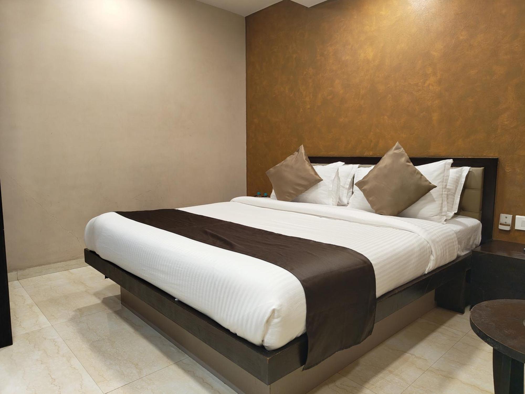 The Majlis Hotel - Colaba Mumbai Exterior foto