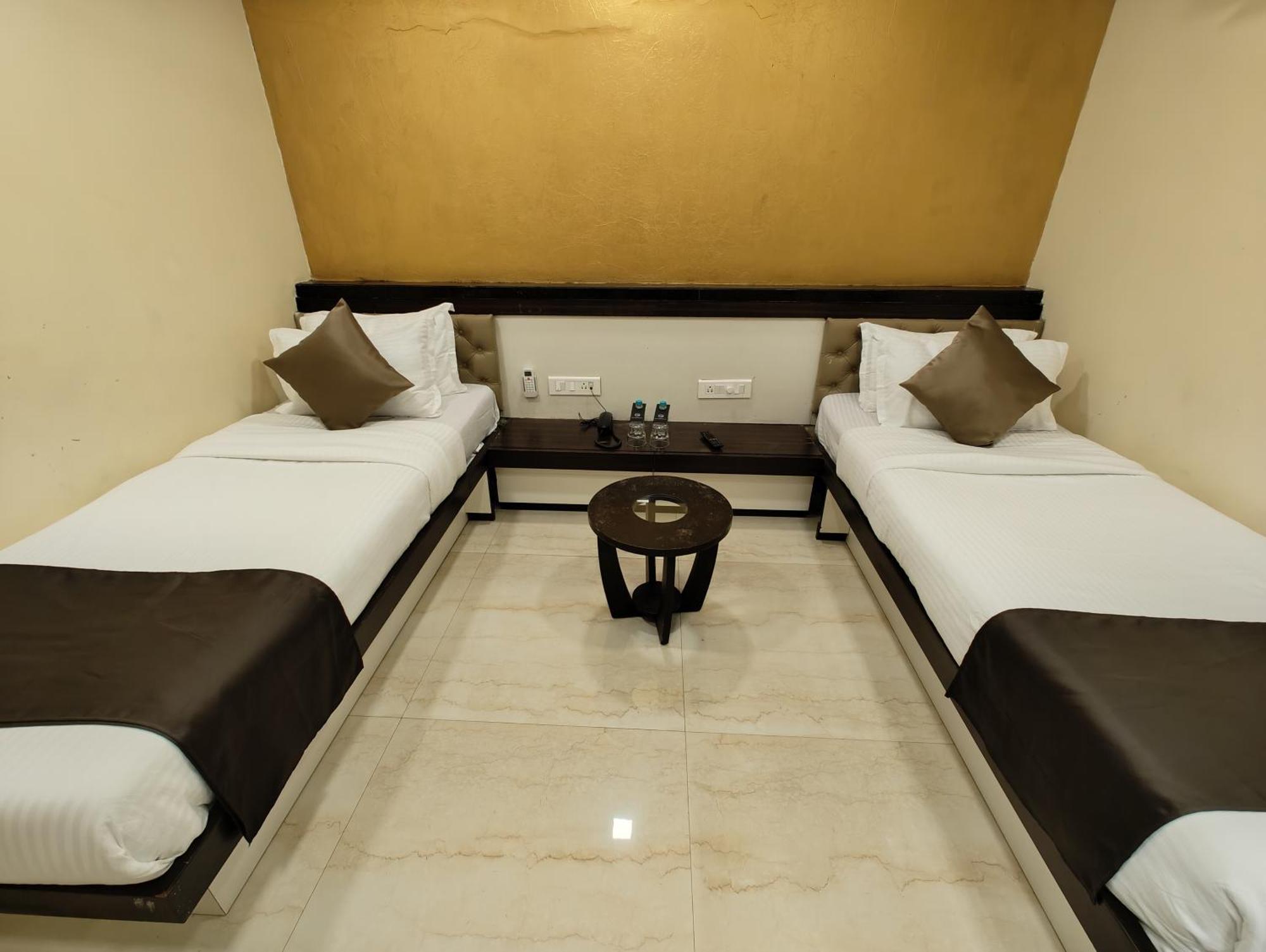 The Majlis Hotel - Colaba Mumbai Exterior foto